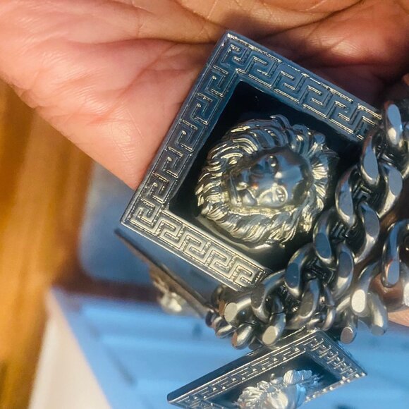 versace - Picture 2 of 4